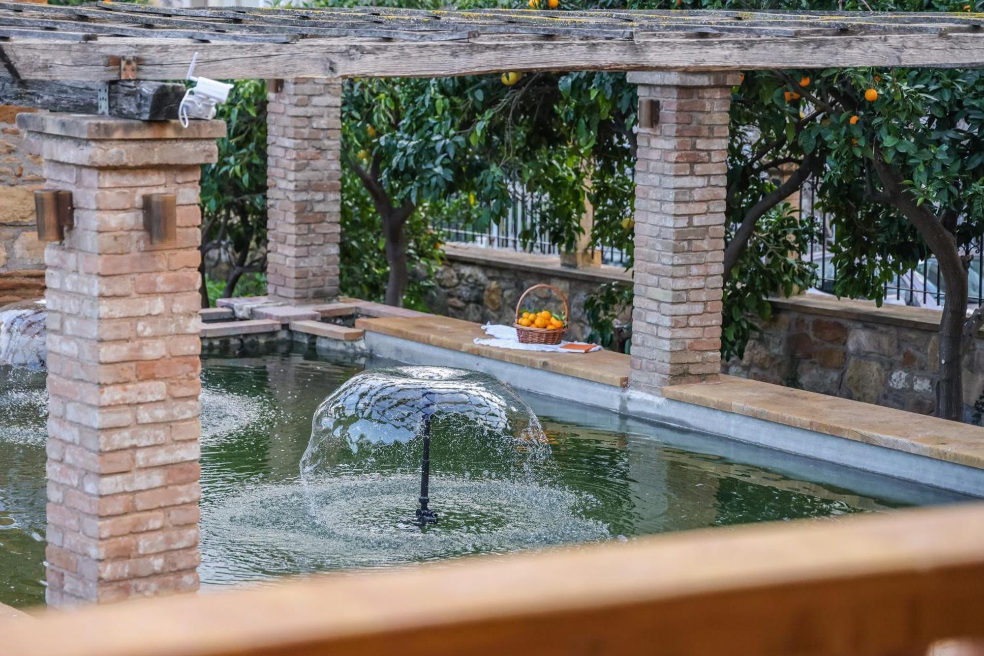 Archontiko Frideriki Luxury Apartments Chios Town Ngoại thất bức ảnh
