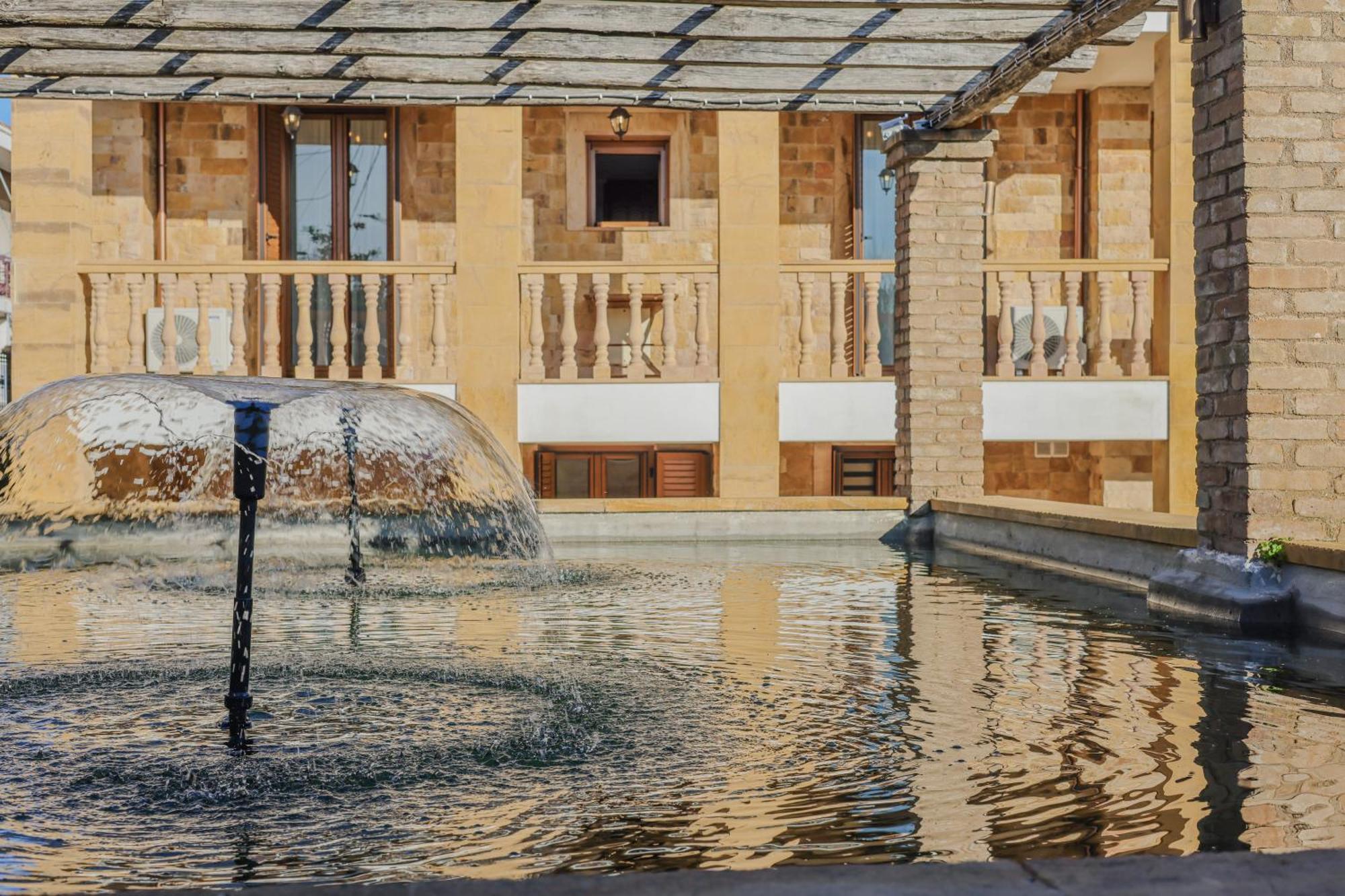 Archontiko Frideriki Luxury Apartments Chios Town Ngoại thất bức ảnh